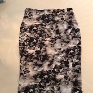 Graphic print pencil skirt